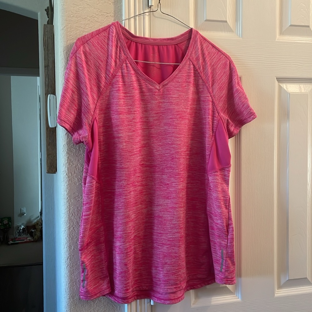 Danskin Now semi fitted Pink short sleeve top XL
